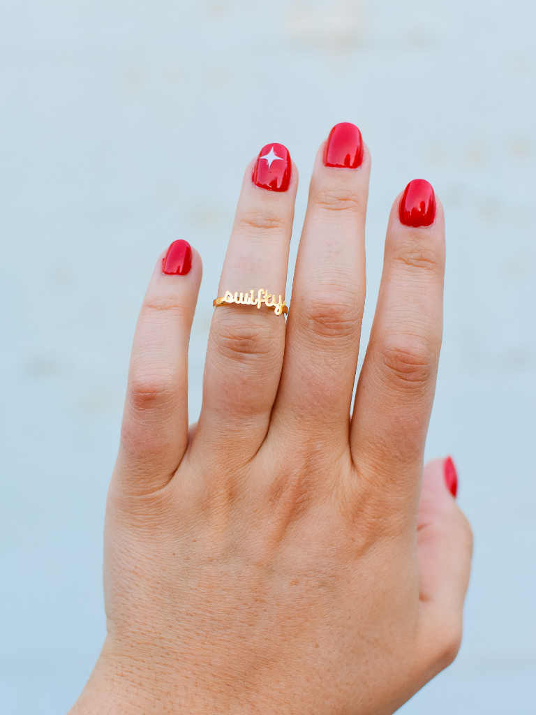 Swifty Script Ring